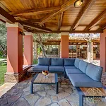 Villa Mariza Luxury With Pool By Goutos