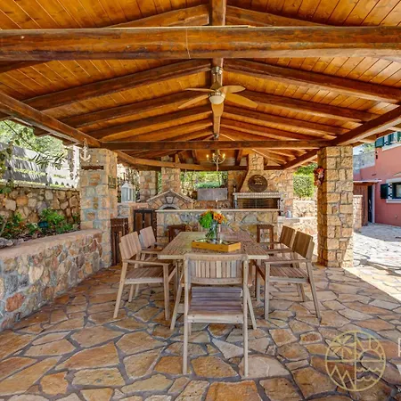 Villa Mariza Luxury With Pool By Goutos