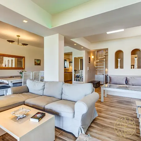 Mariza Luxury With Pool By Goutos Porto Heli