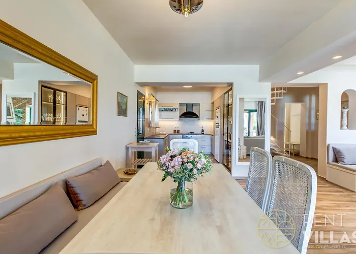 Villa Mariza Luxury With Pool By Goutos